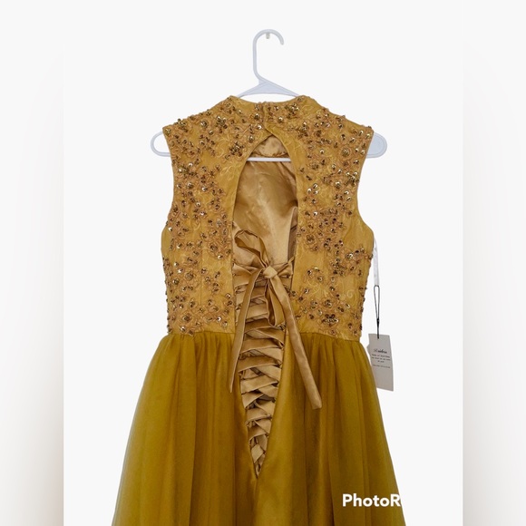 Flawless Gold Dress! 💛😩 - Picture 5 of 7